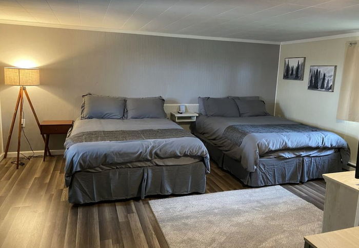 Gateway Motel - From Web Listing (newer photo)